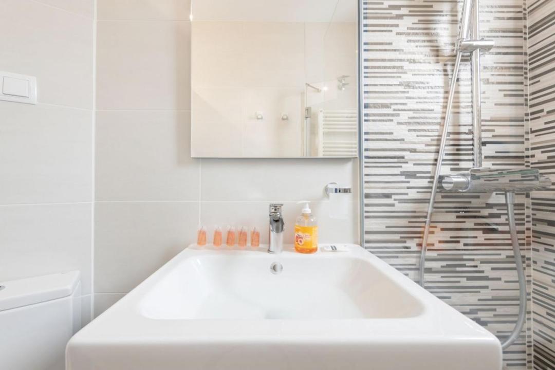 2Bd 1Bth Furnished - Nuevos Ministerios Apartment Madrid Exterior photo